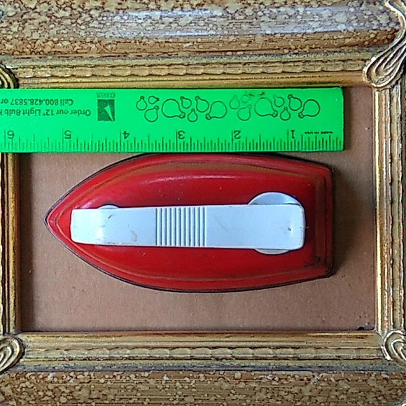 ⚜️ Vintage CHILDS RED TIN IRON 1950’S - Picture 2 of 16